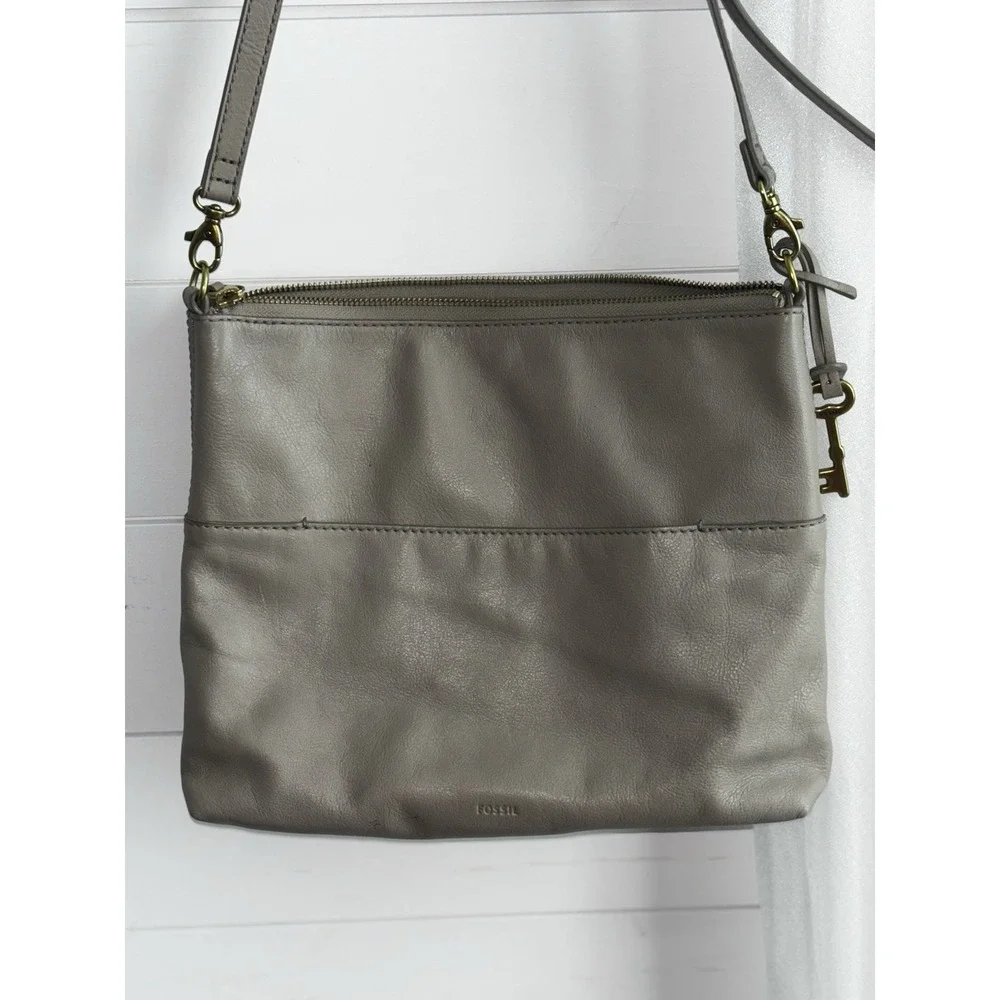 Fossil Fiona Large Leather Crossbody Purse Adjustable Strap‎ Cow Hide Bag